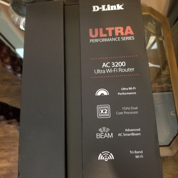 ( NEW) D-LINK AC 3200 ULTRA WI-FI ROUTER- tri Brand wifi. Make an offer - Picture 2 of 6